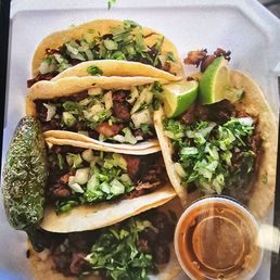 Los pinches tacos