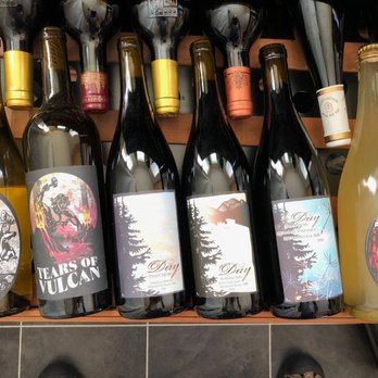 Day Wines - A few bottles to remember our visit by. - Wineries Near Me - Dundee, Oregon Day Wines - A few bottles to remember our visit by. - Wineries Near Me - Dundee, Oregon