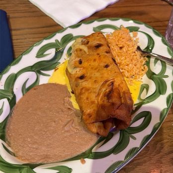 Mama Betty’s - CHIMICHANGA with BEEF FAJITAS - Cocktail Bars Near Me - Austin, Texas