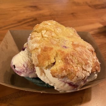 The Baked Bear - Custom Ice Cream Sandwich - Desserts Near Me - Nashville, Tennessee The Baked Bear - Custom Ice Cream Sandwich - Desserts Near Me - Nashville, Tennessee