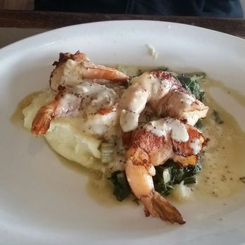 Sam's Chowder House - Large shrimp over garlic mashed potatoes and spinach - Seafood Near Me - Half Moon Bay, California Sam's Chowder House - Large shrimp over garlic mashed potatoes and spinach - Seafood Near Me - Half Moon Bay, California