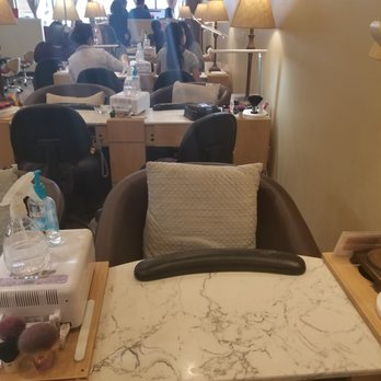 Lounge Nail Spa - Nail Salons Near Me - Beavercreek, Ohio