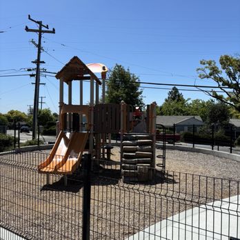 Fremont Terrace Park - Dog Parks Near Me - San Leandro, California Fremont Terrace Park - Dog Parks Near Me - San Leandro, California