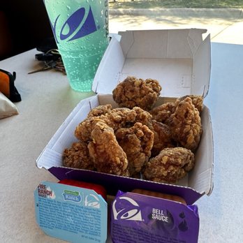 Taco Bell - 10 Piece Crispy Chicken Nuggets - Fast Food Near Me - Richmond, Texas