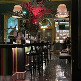 Main bar