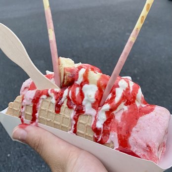 Sweet Rolled Tacos Florida - Strawberry cheesecake rolled taco - Ice Cream & Frozen Yogurt Near Me - Orlando, Florida Sweet Rolled Tacos Florida - Strawberry cheesecake rolled taco - Ice Cream & Frozen Yogurt Near Me - Orlando, Florida