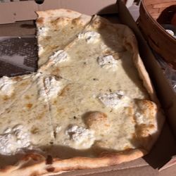 Tommy's Italian Pizzeria and Restaurant - White Pizza!