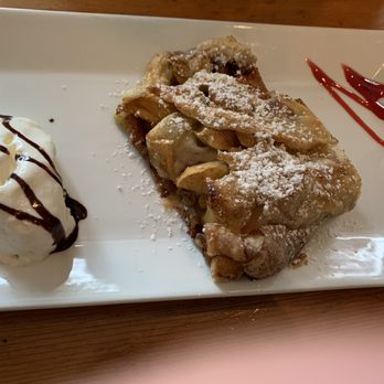 Paprika - Apple Strudel - Czech Near Me - San Francisco, California Paprika - Apple Strudel - Czech Near Me - San Francisco, California