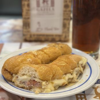 Cervejaria Gazela - Gazela Entreparedes - Hot Dogs Near Me - Porto, 13