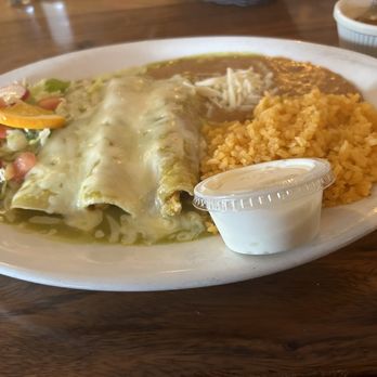 Tu Casa Mexican Restaurant & Bar - Enchiladas Suizas - Bars Near Me - Milwaukee, Wisconsin Tu Casa Mexican Restaurant & Bar - Enchiladas Suizas - Bars Near Me - Milwaukee, Wisconsin