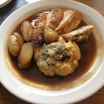 Kings Arms - Chicken breast with potatoes - Pubs Near Me - Abergavenny, MON Kings Arms - Chicken breast with potatoes - Pubs Near Me - Abergavenny, MON