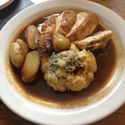Kings Arms - Chicken breast with potatoes