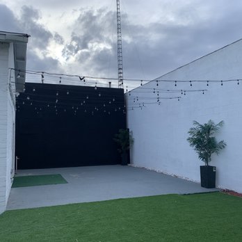 KUE Event space - I had the Taco guy and Bartender in this area. - Venues & Event Spaces Near Me - North Hollywood, California