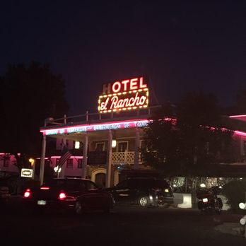El Rancho Hotel - When we arrived in the evening. Neon! - Hotels Near Me - Gallup, New Mexico El Rancho Hotel - When we arrived in the evening. Neon! - Hotels Near Me - Gallup, New Mexico