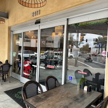 BB Cafe & Catering - Front entrance - Cafes Near Me - Burbank, California