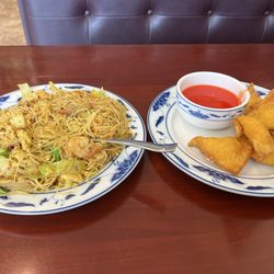 New China - Singapore Mei Fun and Crab Ragoon