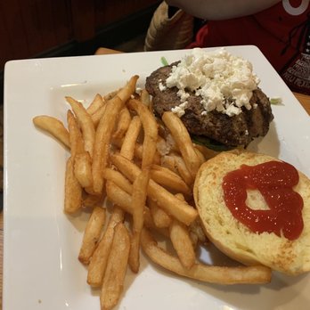 Kelly's Gingernut Pub - Liam's Lamb Burger - Irish Pub Near Me - Cape Charles, Virginia