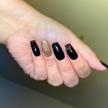 Zuri Nails & Spa - Nail Salons Near Me - Annapolis, Maryland