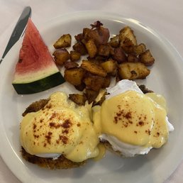 Eggs Benedict with crab cakes (instead of ham). Excellent choice! Eggs Benedict with crab cakes (instead of ham). Excellent choice!