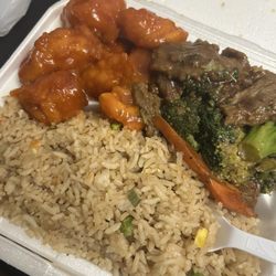 Ma Ma Fu China Express - 2 Meat Combo