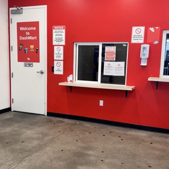 Dashmart - Inside - Convenience Stores Near Me - San Francisco, California