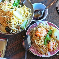 Hawaiian Island - National Spaghetti Day 2018 Chinese Lomein the same no meatballs just topped with Shrimp outstanding Love