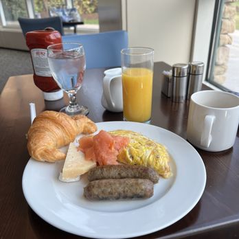Lansdowne Resort and Spa - Breakfast at Riverview! - Hotels Near Me - Leesburg, Virginia Lansdowne Resort and Spa - Breakfast at Riverview! - Hotels Near Me - Leesburg, Virginia