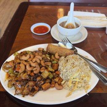 Awesome 五餅二魚 - Cashew Chicken with side of Fried Rice, Chicken Roll and hot and sour soup. All this for $11.99 (Lunch Special) - Chinese Near Me - Plano, Texas
