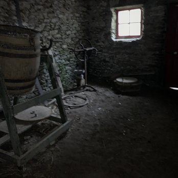 Irish Famine Cottages - Landmarks & Historical Buildings Near Me - Dingle, Kentucky
