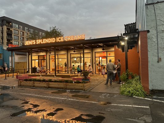 Jeni's Splendid Ice Creams by null