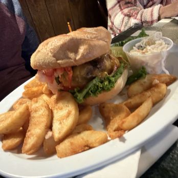 7 Seas Restaurant and Pub - Surf n Turf Burger - Seafood Near Me - Milford, Connecticut