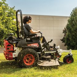 Williams Equipment and Supply - A Bobcat ZT7000 zero-turn mower