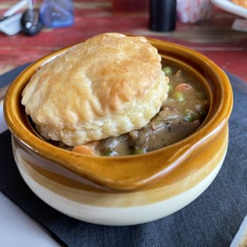 Edom Log Cabin - Roast Beef Pot Pie - Comfort Food Near Me - Edom, Texas