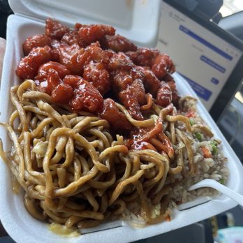 Lucky House Express - Sweet sour pork combo chow mein and fried rice - Chinese Near Me - Manteca, California
