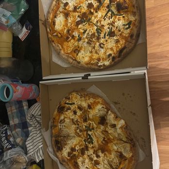 Del Ponte's Coal Fired Pizza - These 2 pies are supposed to be the same - Pizza Near Me - Bradley Beach, New Jersey Del Ponte's Coal Fired Pizza - These 2 pies are supposed to be the same - Pizza Near Me - Bradley Beach, New Jersey