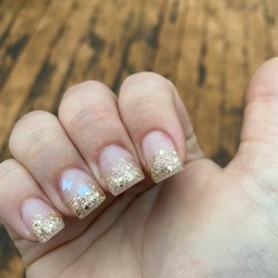 Blooming Nails - Gel acrylic and designs