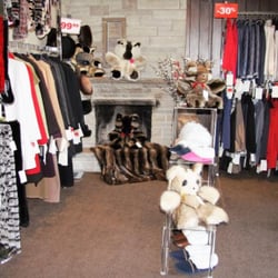 Jodoin & Sarrazin - With over 1,500 coats in store and 30 minutes from downtown Mtl, you'll love the many choices that is offered to you.