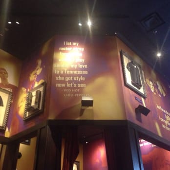 Hard Rock Cafe - Red Hot chili peppers singing bout TN - American Near Me - Pigeon Forge, Tennessee