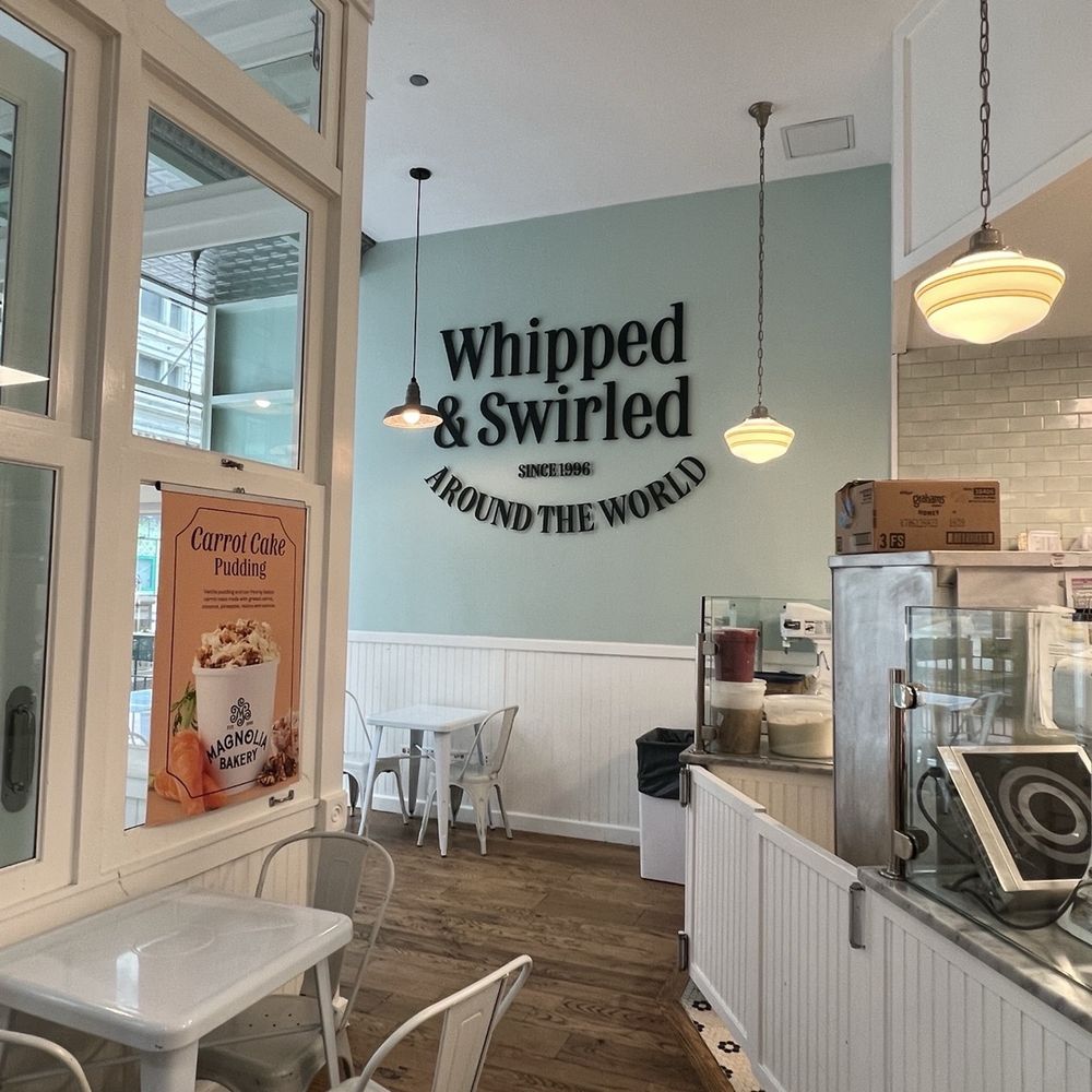 Magnolia Bakery - Bakeries Near Me - Chicago, Illinois