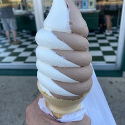 Classic Swirl Cone