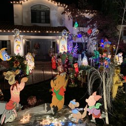 Photo of East Sacramento's Fab 40s Christmas Lights - Sacramento, CA, United States