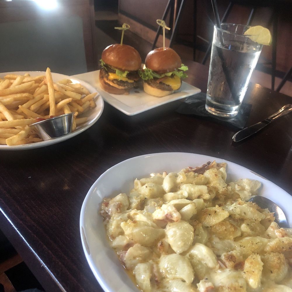 B2 Bar and Grill - Sliders and Lobster Mac n Cheese! - Bars Near Me - Eugene, Oregon