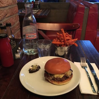 Meat & Shake - Truffle shuffle burger with sweet potato fries - American Near Me - London, XGL Meat & Shake - Truffle shuffle burger with sweet potato fries - American Near Me - London, XGL