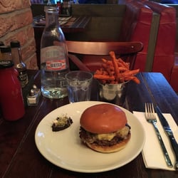 Meat & Shake - Truffle shuffle burger with sweet potato fries
