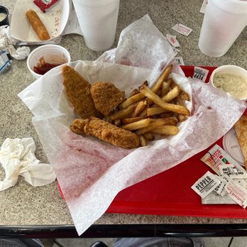 Kirby's Korner Restaurant - Chicken tenders are fresh and very Tasty here Friendly staff homemade burgers enjoy! - Burgers Near Me - Seguin, Texas Kirby's Korner Restaurant - Chicken tenders are fresh and very Tasty here Friendly staff homemade burgers enjoy! - Burgers Near Me - Seguin, Texas