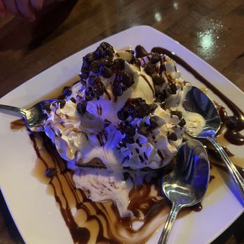 Courtside Grille - Cookies and cream - Sports Bars Near Me - St. Petersburg, Florida Courtside Grille - Cookies and cream - Sports Bars Near Me - St. Petersburg, Florida