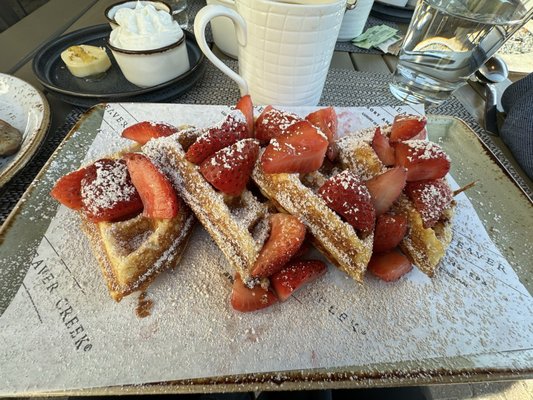 8100 Mountainside Bar & Grill by null