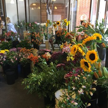 Moe's Flowers - Florists Near Me - Berkeley, California