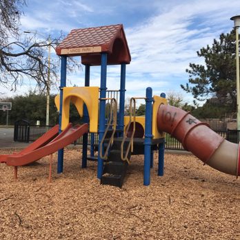 Ninos Park - Play structure for 2-5 year olds - Parks Near Me - Sacramento, California Ninos Park - Play structure for 2-5 year olds - Parks Near Me - Sacramento, California