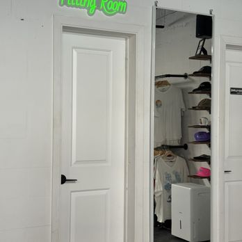 Funks Vintage - There's a fitting room on site - Used, Vintage & Consignment Near Me - Orlando, Florida Funks Vintage - There's a fitting room on site - Used, Vintage & Consignment Near Me - Orlando, Florida